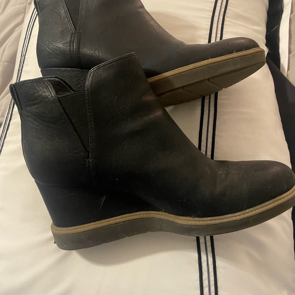 Dr. Scholl's Black Wedge Boots